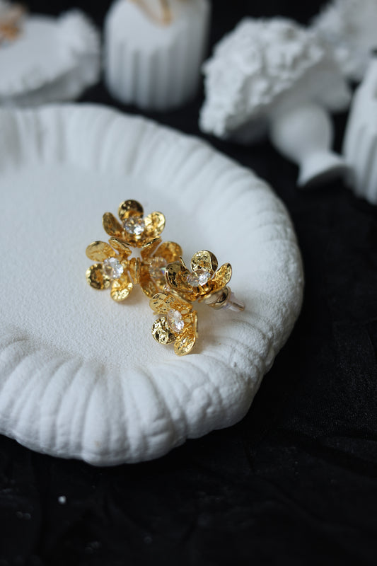 Éclat Bloom Crystal Stud Earrings