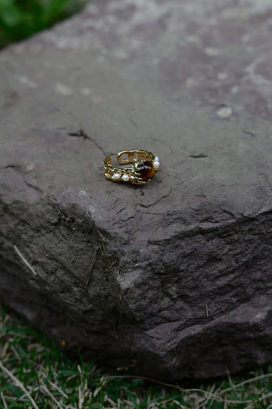 Wild Bloom · Amber Stone Pearl Ring
