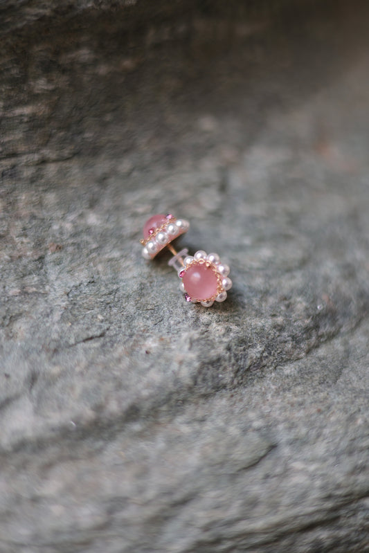 Petite Rosée · Blush Pearl Stud Earrings