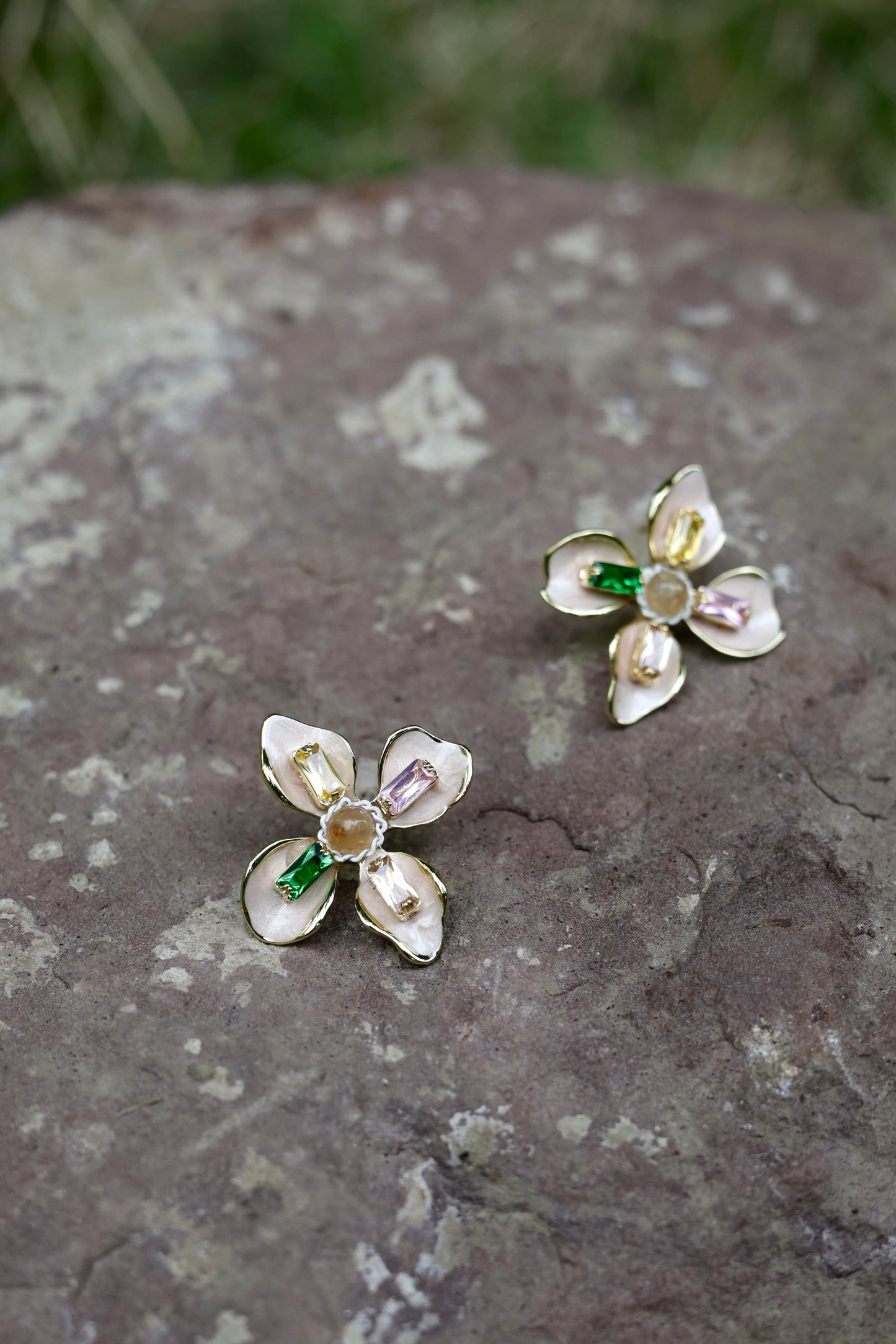 Bloom Notes · Meadow Flower Earrings