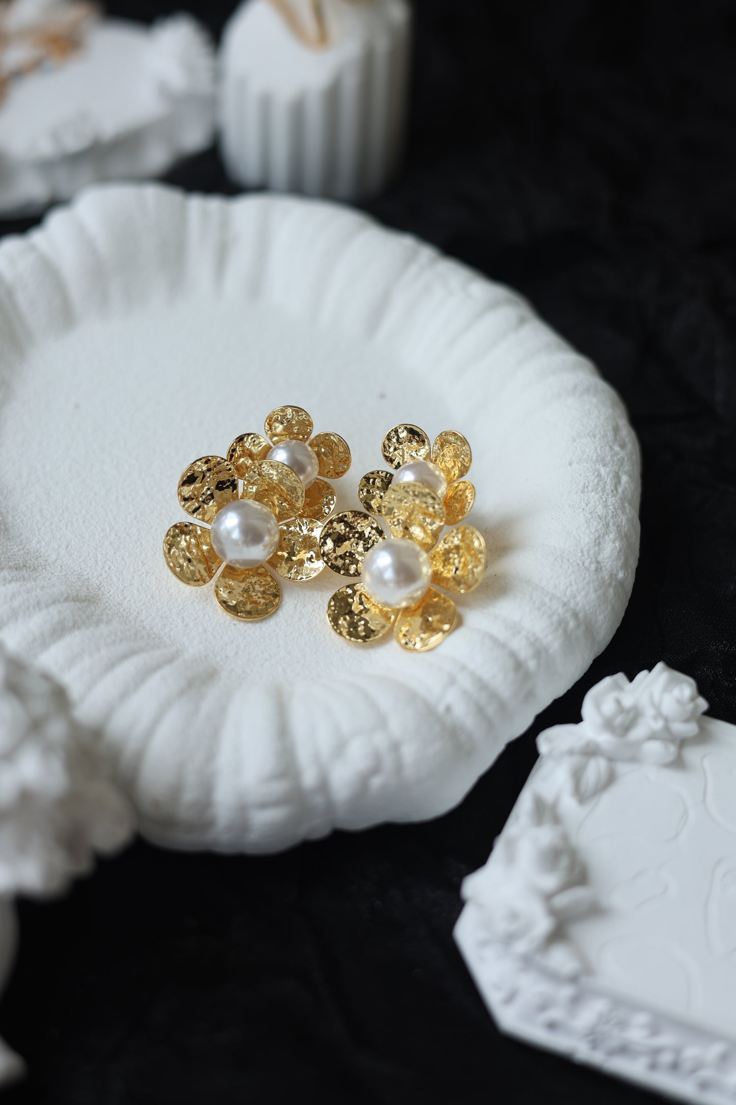 Auréa Daisy Pearl Earrings