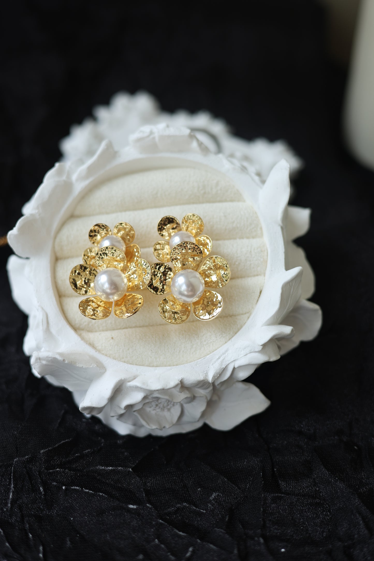 Auréa Daisy Pearl Earrings