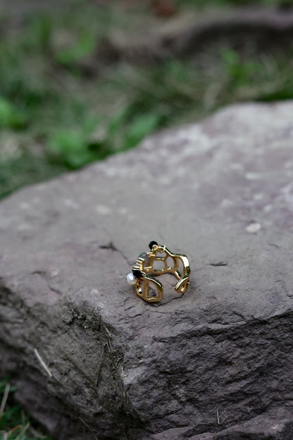 Stone cluster pearl ring side view
