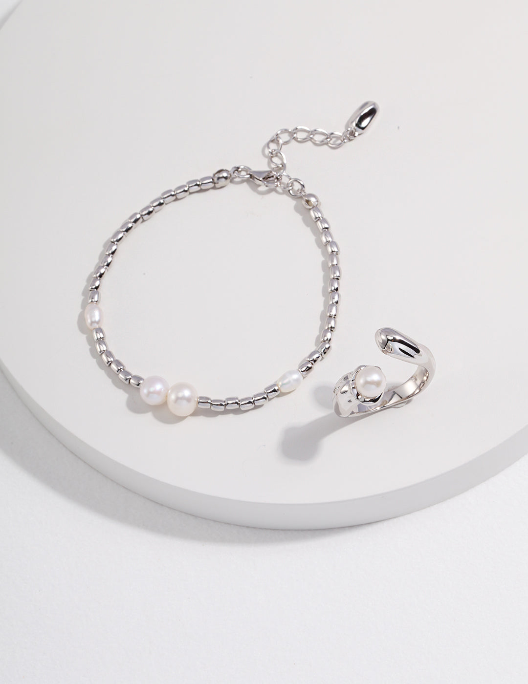 Round Pearl Bracelet