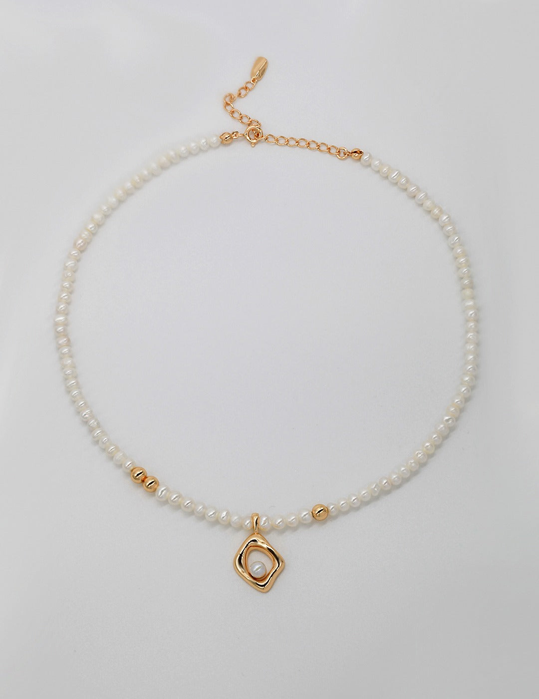 Hollow Pearl Necklace